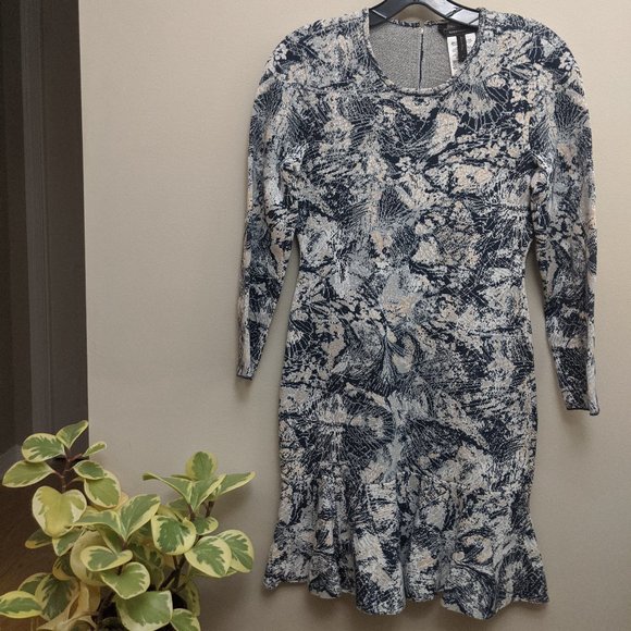 BCBGMaxAzria | Abstract Print Fitted Knit Dress - Picture 1 of 3